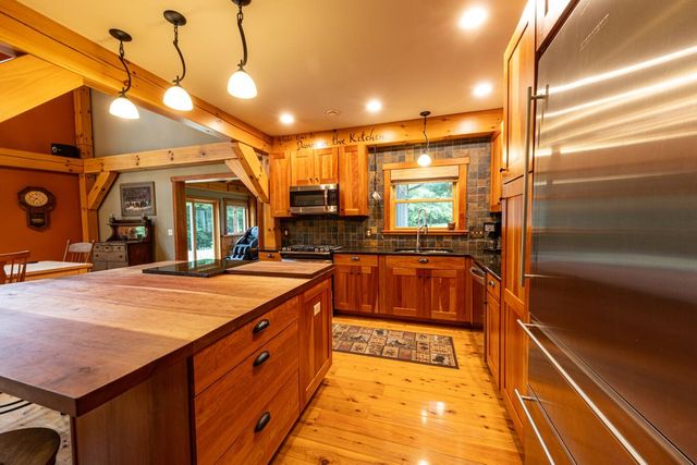 6068 S 142nd Avenue, Rothbury, MI 49452
