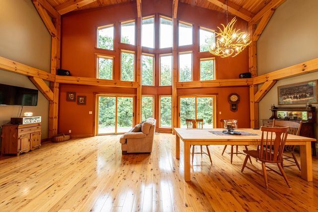 6068 S 142nd Avenue, Rothbury, MI 49452