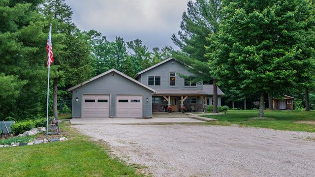 6068 S 142nd Avenue, Rothbury, MI 49452