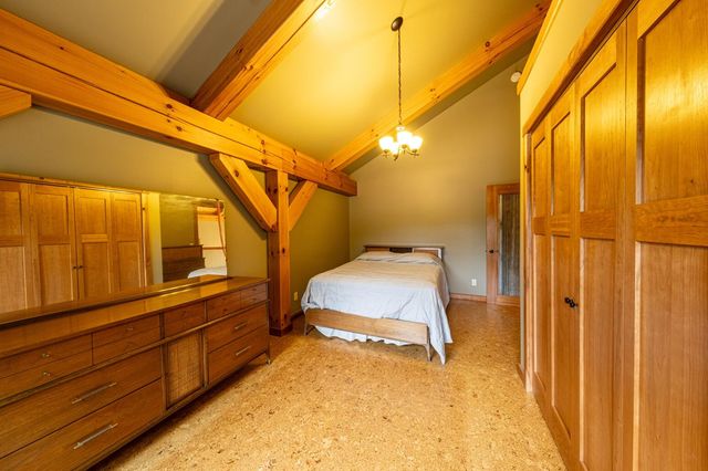 6068 S 142nd Avenue, Rothbury, MI 49452