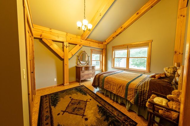 6068 S 142nd Avenue, Rothbury, MI 49452