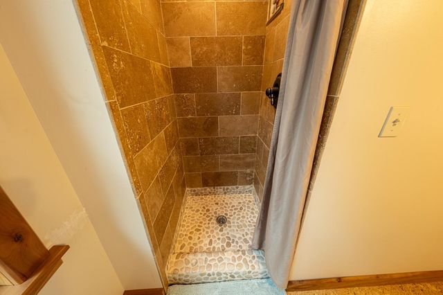6068 S 142nd Avenue, Rothbury, MI 49452