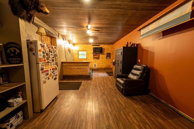 6068 S 142nd Avenue, Rothbury, MI 49452