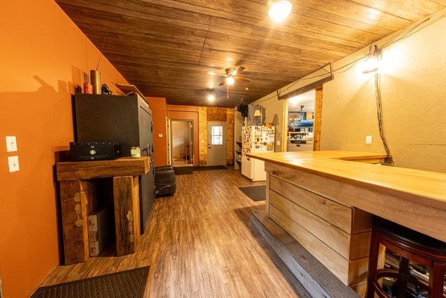 6068 S 142nd Avenue, Rothbury, MI 49452