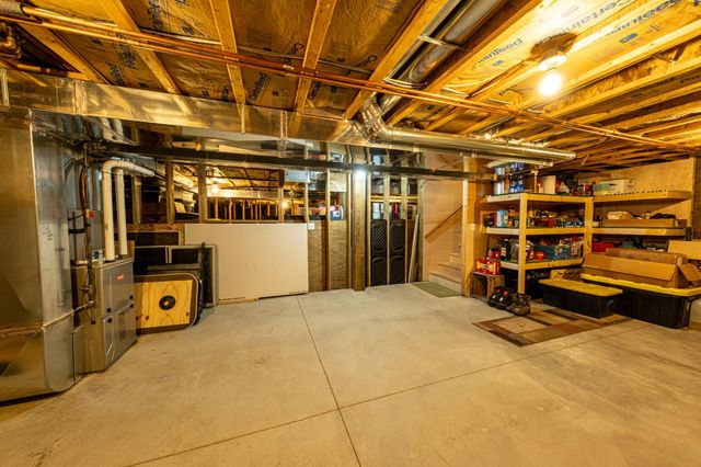 6068 S 142nd Avenue, Rothbury, MI 49452