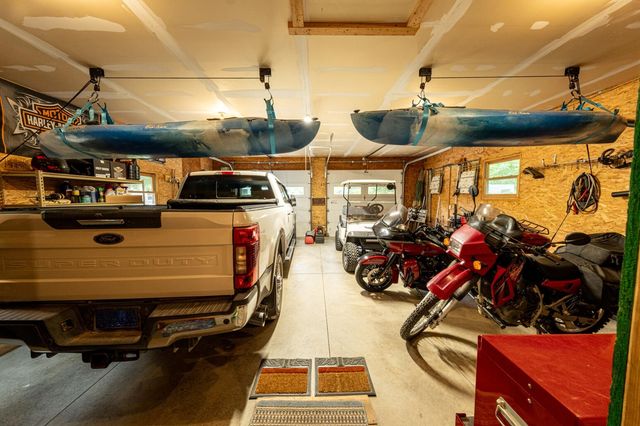 6068 S 142nd Avenue, Rothbury, MI 49452