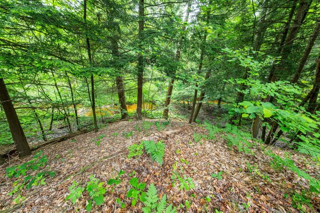 6068 S 142nd Avenue, Rothbury, MI 49452
