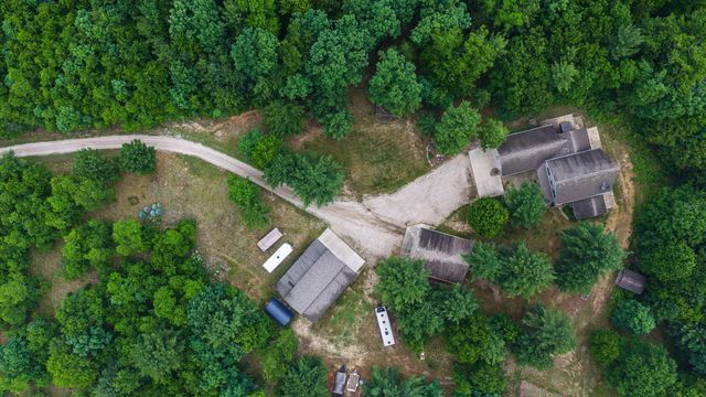 6068 S 142nd Avenue, Rothbury, MI 49452