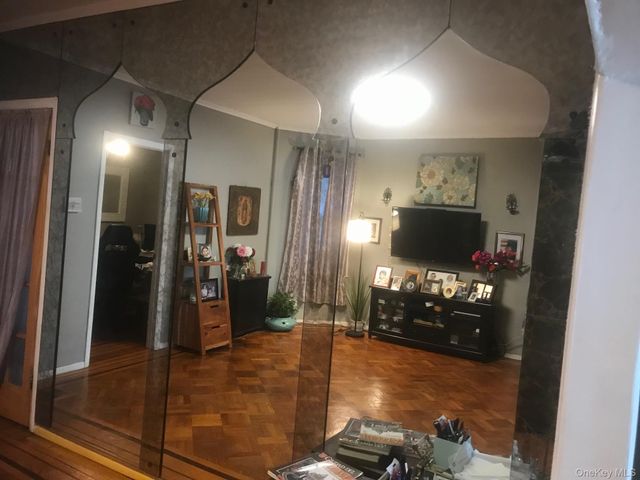8667 108th Street, Richmond Hill North, NY 11418