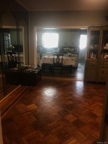 8667 108th Street, Richmond Hill North, NY 11418