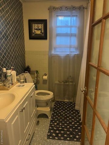 8667 108th Street, Richmond Hill North, NY 11418