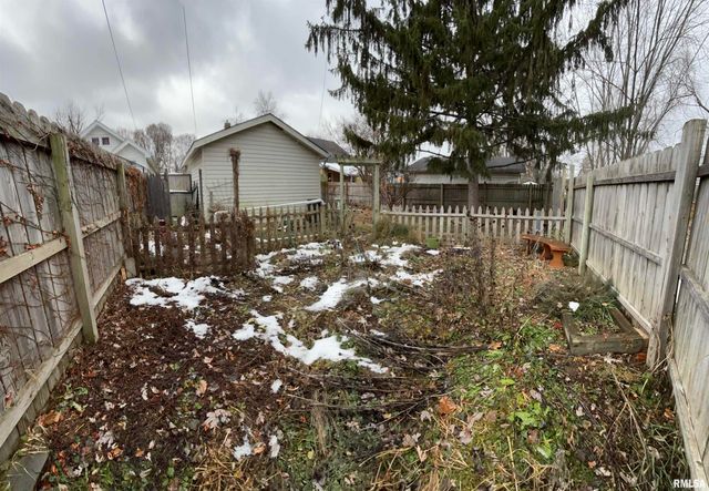 807 W CORRINGTON Avenue, Peoria, IL 61604