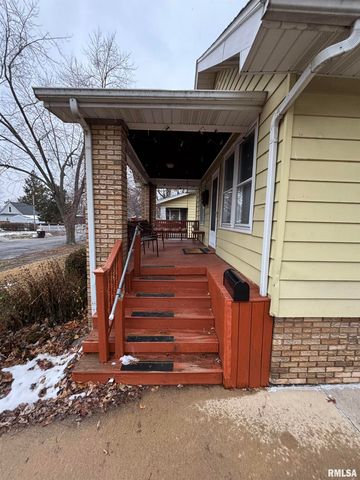 807 W CORRINGTON Avenue, Peoria, IL 61604