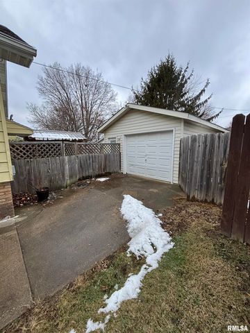 807 W CORRINGTON Avenue, Peoria, IL 61604