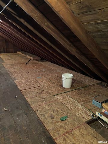 807 W CORRINGTON Avenue, Peoria, IL 61604