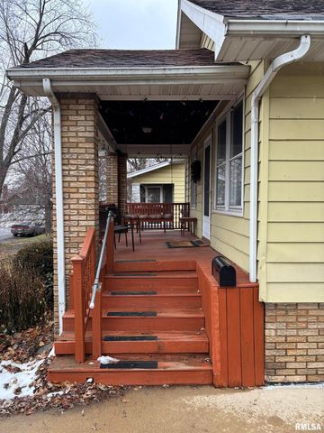 807 W CORRINGTON Avenue, Peoria, IL 61604