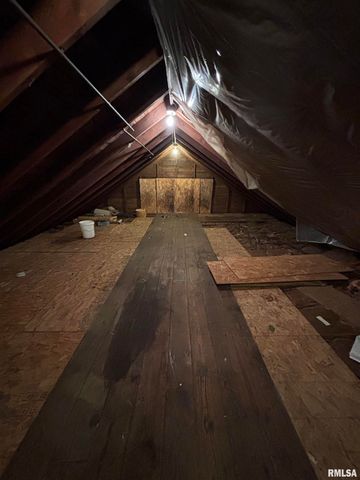 807 W CORRINGTON Avenue, Peoria, IL 61604