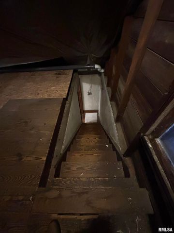 807 W CORRINGTON Avenue, Peoria, IL 61604