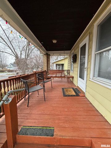 807 W CORRINGTON Avenue, Peoria, IL 61604