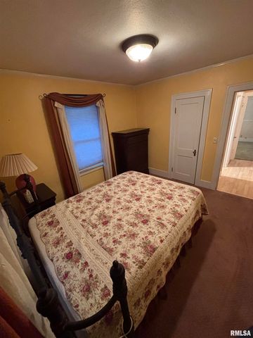 807 W CORRINGTON Avenue, Peoria, IL 61604