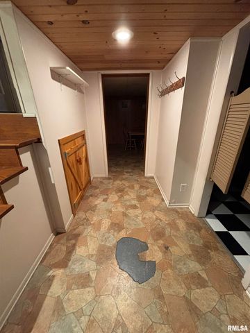 807 W CORRINGTON Avenue, Peoria, IL 61604