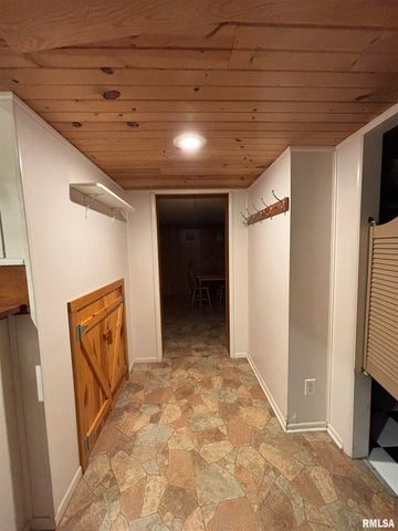 807 W CORRINGTON Avenue, Peoria, IL 61604