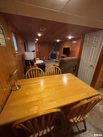 807 W CORRINGTON Avenue, Peoria, IL 61604