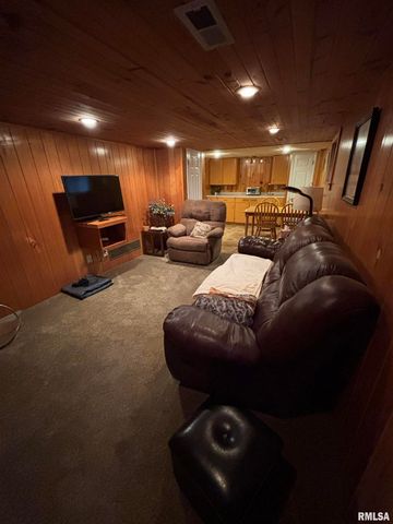 807 W CORRINGTON Avenue, Peoria, IL 61604