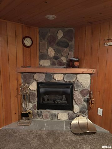 807 W CORRINGTON Avenue, Peoria, IL 61604