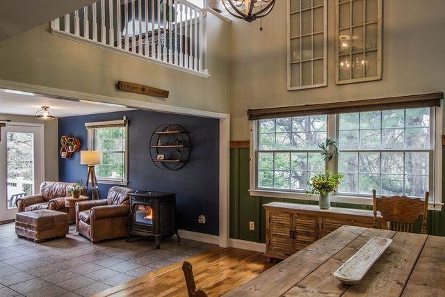 692 Cronin Rd, Warren, MA 01585