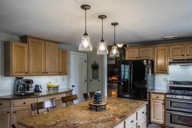 692 Cronin Rd, Warren, MA 01585