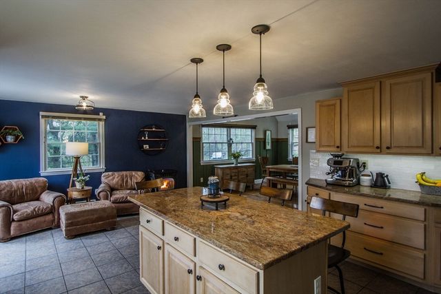 692 Cronin Rd, Warren, MA 01585