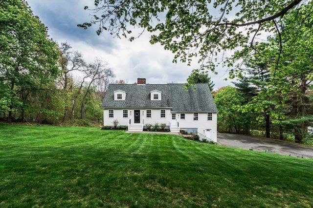 692 Cronin Rd, Warren, MA 01585