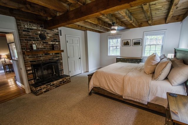 692 Cronin Rd, Warren, MA 01585