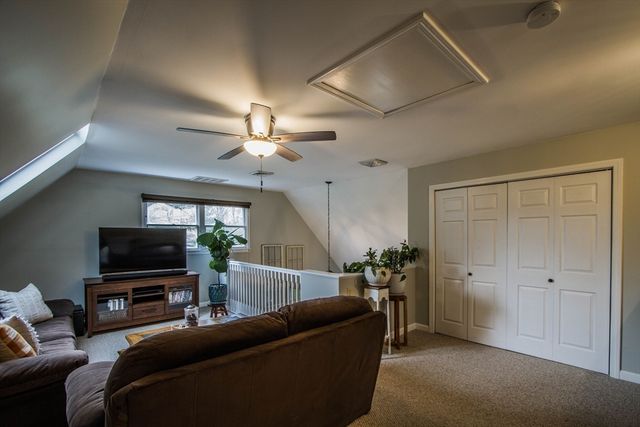 692 Cronin Rd, Warren, MA 01585