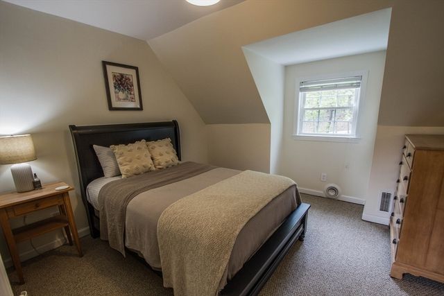 692 Cronin Rd, Warren, MA 01585