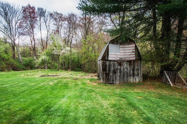 692 Cronin Rd, Warren, MA 01585