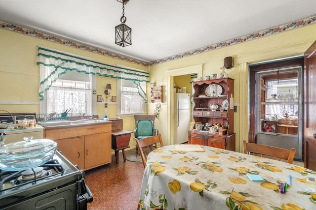 27 Boston Ave, Somerville, MA 02144