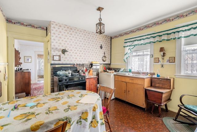 27 Boston Ave, Somerville, MA 02144