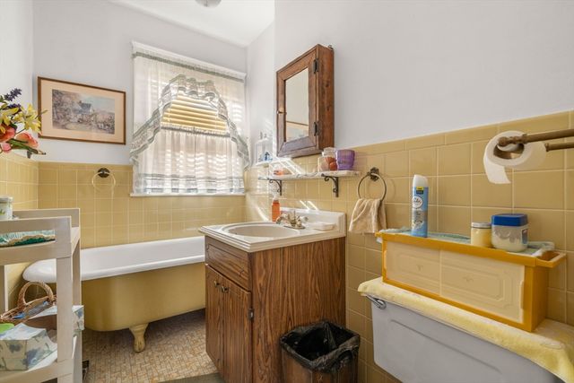 27 Boston Ave, Somerville, MA 02144