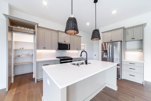 7309 W GOLDEN WILLOW RD, Columbia, MO 65202