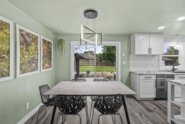 2101 LAWRENCE DRIVE, De Pere, WI 54115