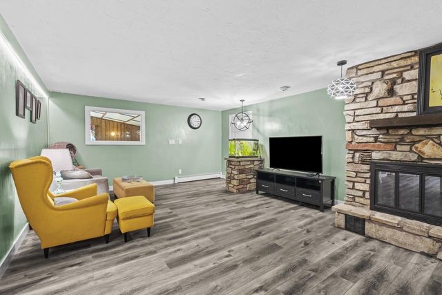 2101 LAWRENCE DRIVE, De Pere, WI 54115