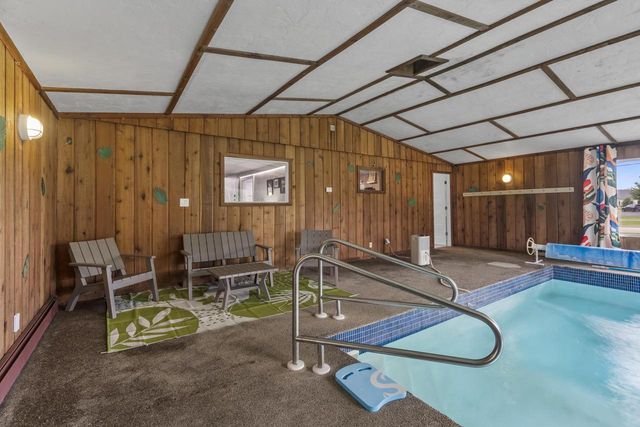 2101 LAWRENCE DRIVE, De Pere, WI 54115