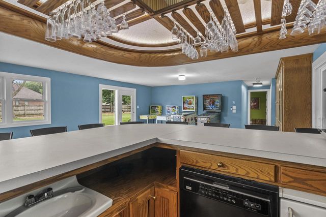 2101 LAWRENCE DRIVE, De Pere, WI 54115