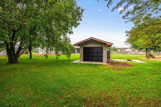2101 LAWRENCE DRIVE, De Pere, WI 54115