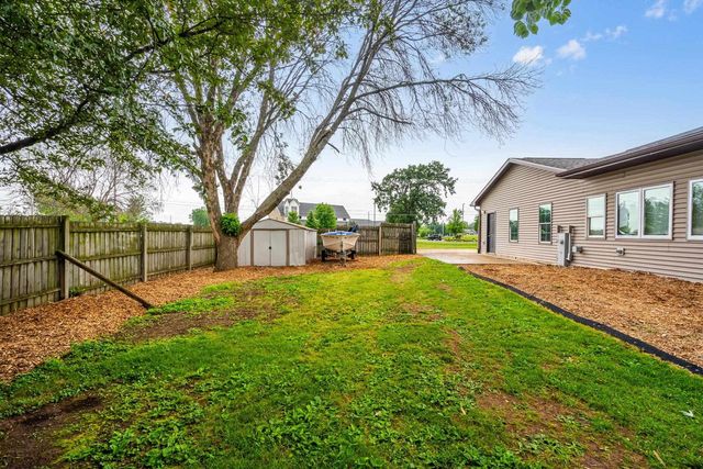 2101 LAWRENCE DRIVE, De Pere, WI 54115