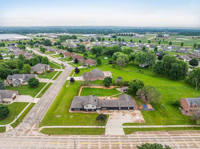 2101 LAWRENCE DRIVE, De Pere, WI 54115