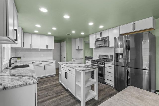 2101 LAWRENCE DRIVE, De Pere, WI 54115