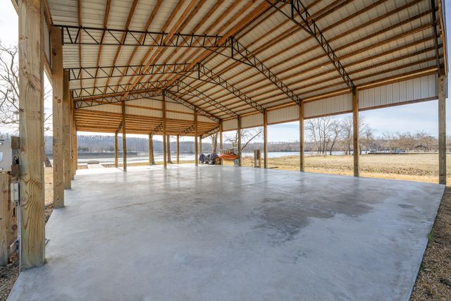 235 Hardin Bottom River Rd, Clifton, TN 38425